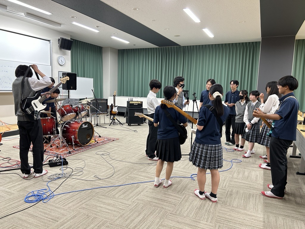 軽音楽部1年生ライブ０　